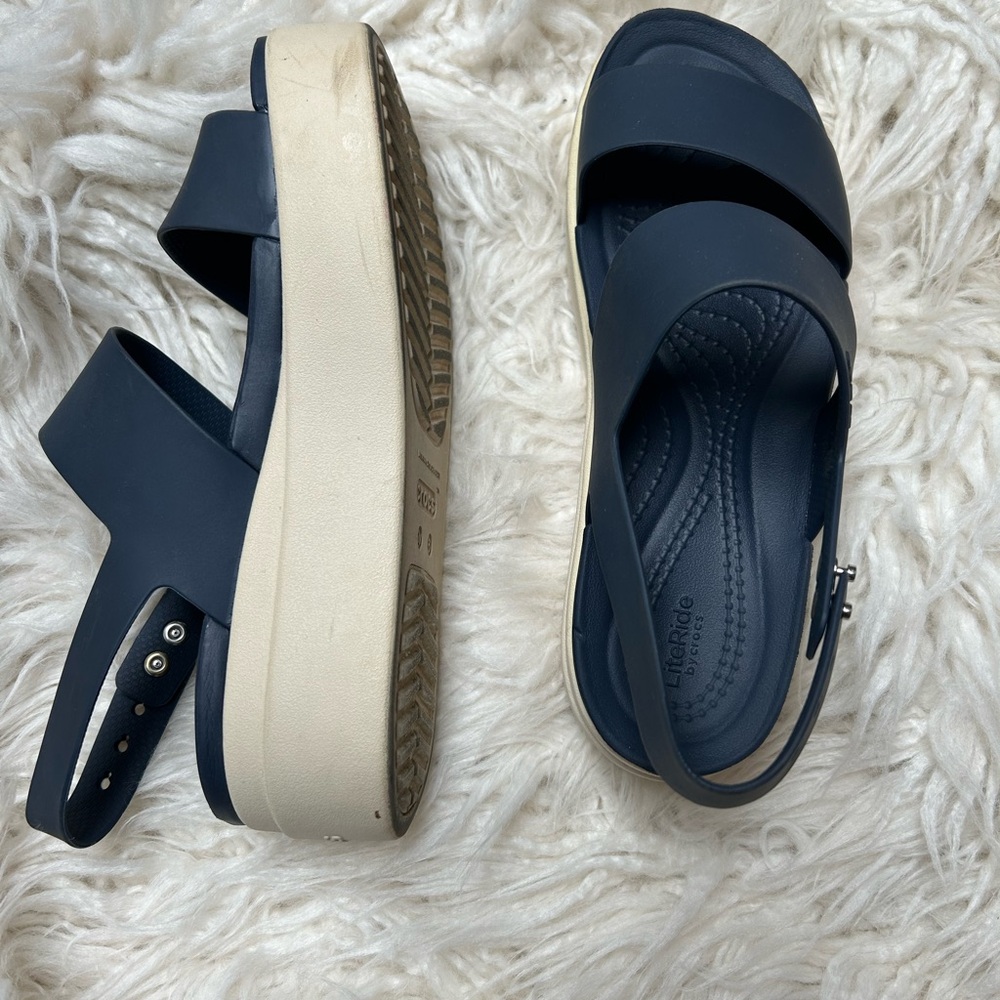 Brooklyn Low Wedge Sandal - Navy